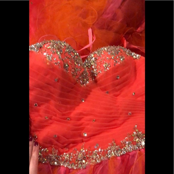 Prom dress - Picture 2 of 8